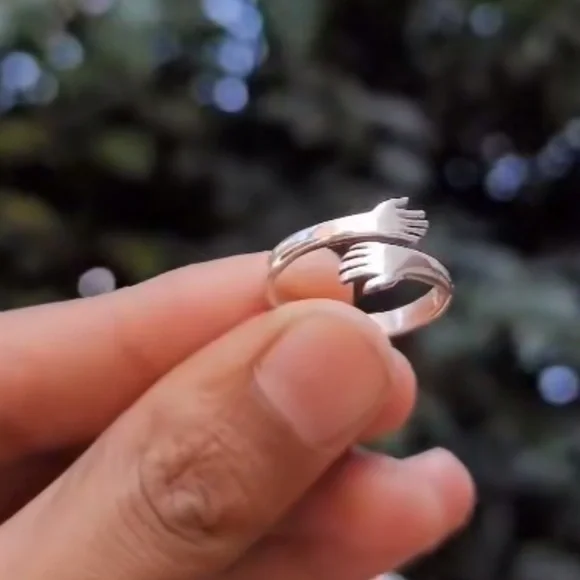 Brand new still in packaging HUG ring 🤗🤗🤗🤗 - Picture 6 of 10